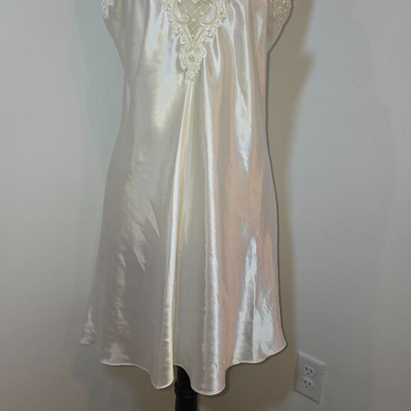 Vintage Dentelle White Nightgown Satin Size M Bridal Beaded Honeymoon Lingerie - Picture 5 of 8